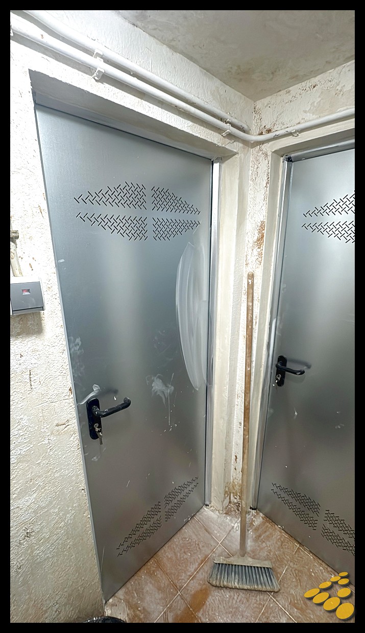 Reparación de techos, paredes y rejillas metálicas afectadas por riada en el Horta Sud