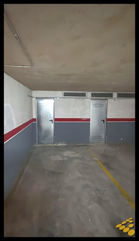 Colocación de puertas para trasteros en DANA