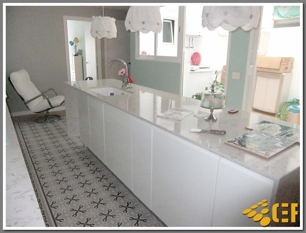 Creación de zona de cocina y living en zona antigua de paso hacia las 2 zonas más amplias de la vivienda